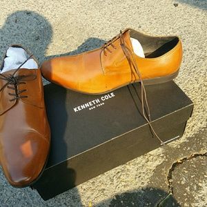 Men Kenneth Cole shoes size 11.5 almost brand new